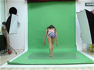 gigantic cupcakes Nicole on the green screen opening up